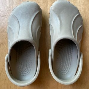 Crocs Professional tan, worn once, women’s 8